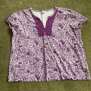 Women’s lavender t-shirt
